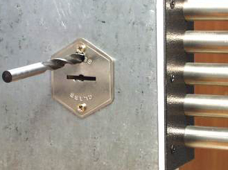 Легко ли открыть дверь без ключа?