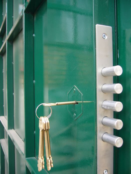 Какие замки лучше всего использовать для защиты гаража?